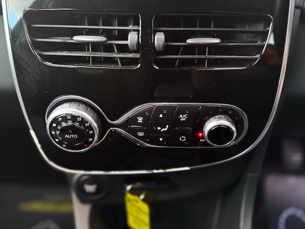 Used Renault Clio 2015 for sale - 76234934: Photo 32