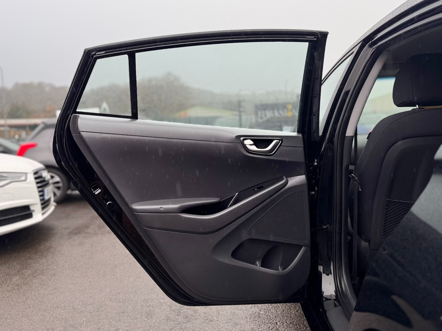 Used Hyundai IONIQ 2017 for sale - 76722523: Photo 40