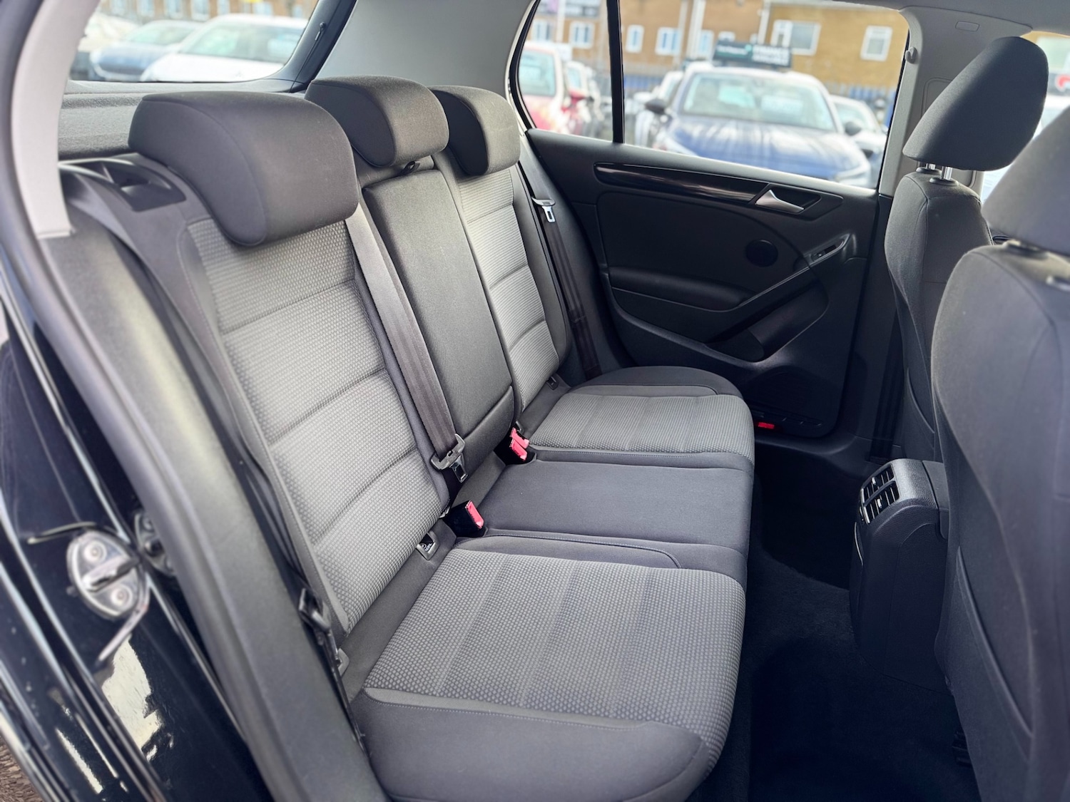 Used Volkswagen Golf 2011 for sale - 77014711: Photo 38