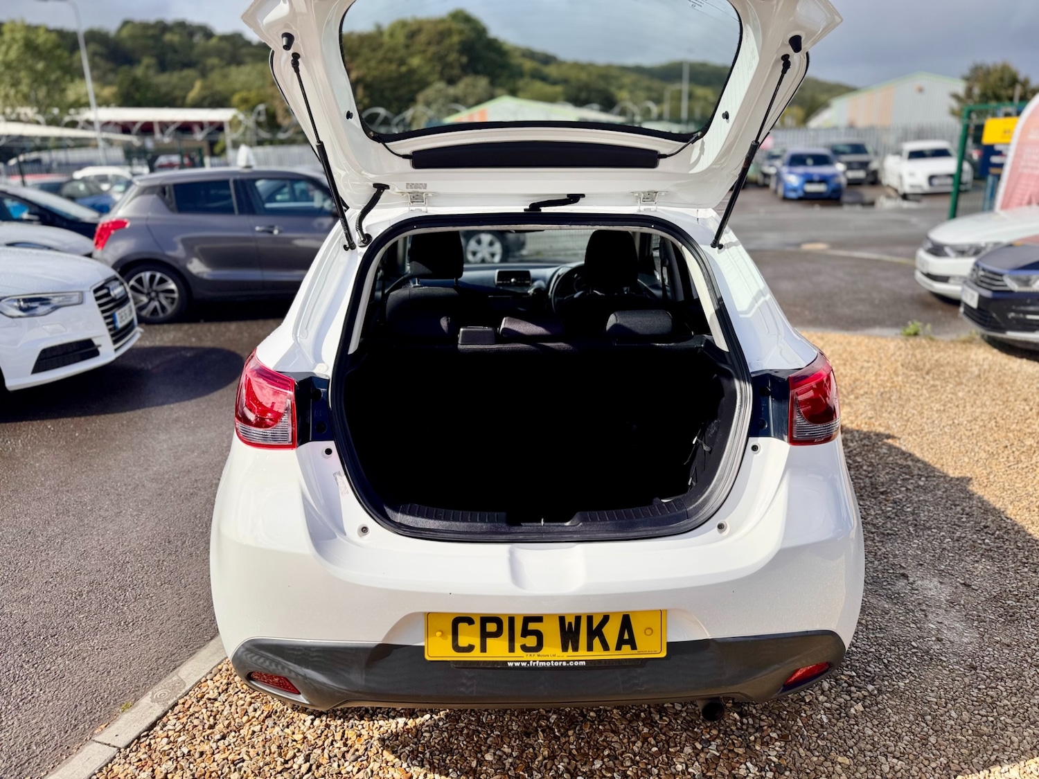 Used Mazda Mazda2 2015 for sale - 77223050: Photo 20