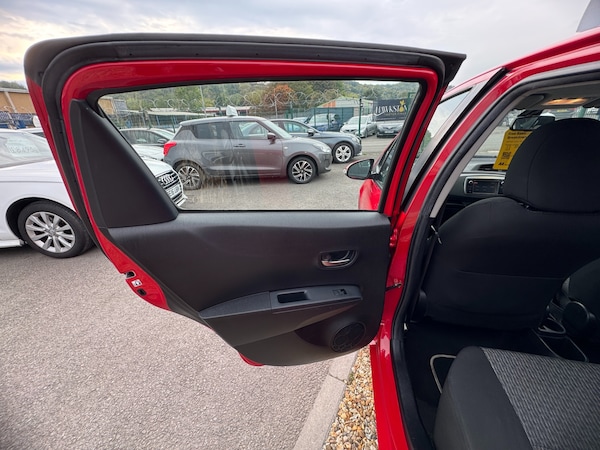 Used Toyota Yaris 2014 for sale - 76234670: Photo 37