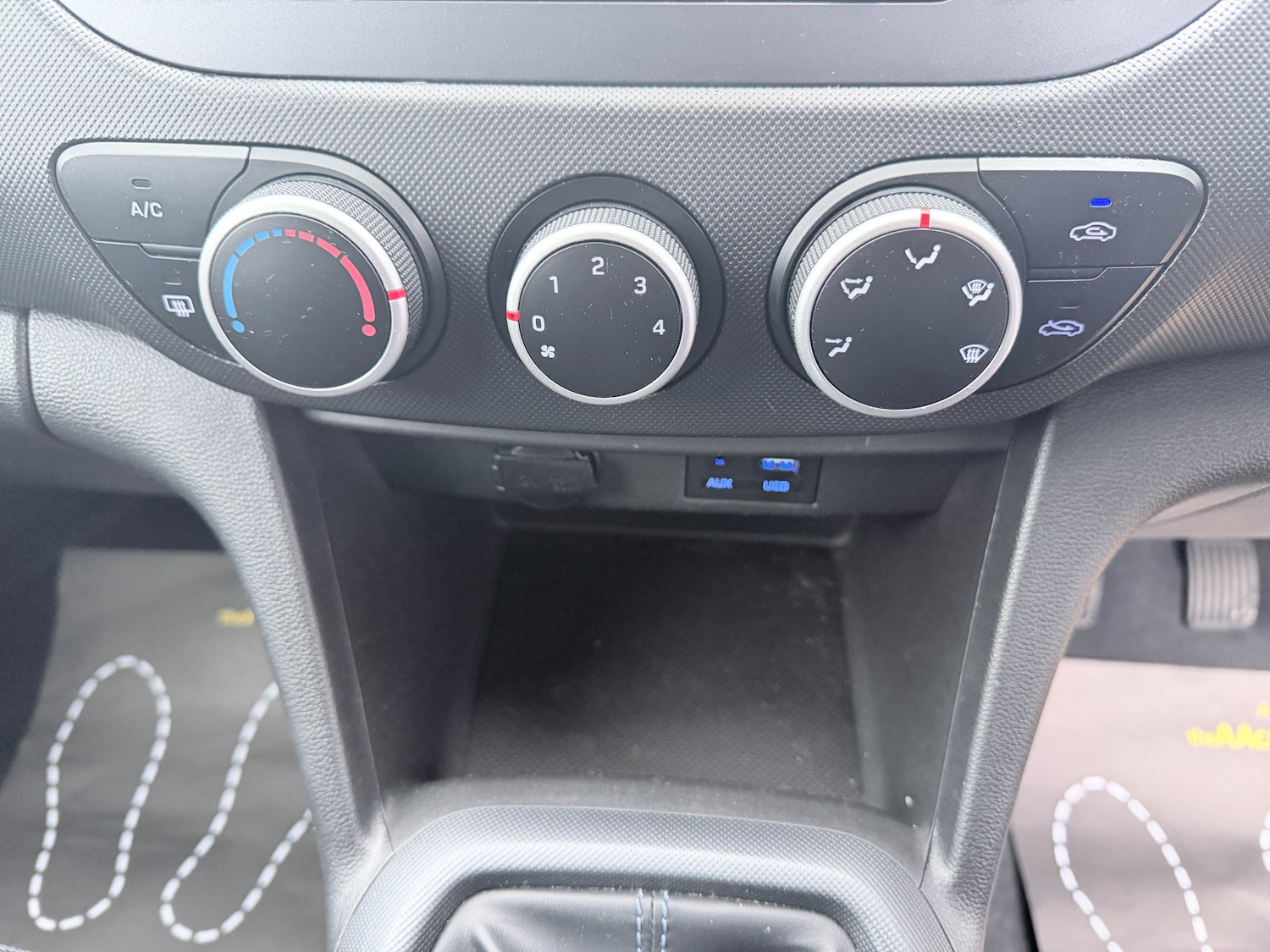 Used Hyundai i10 2018 for sale - 77543884: Photo 34