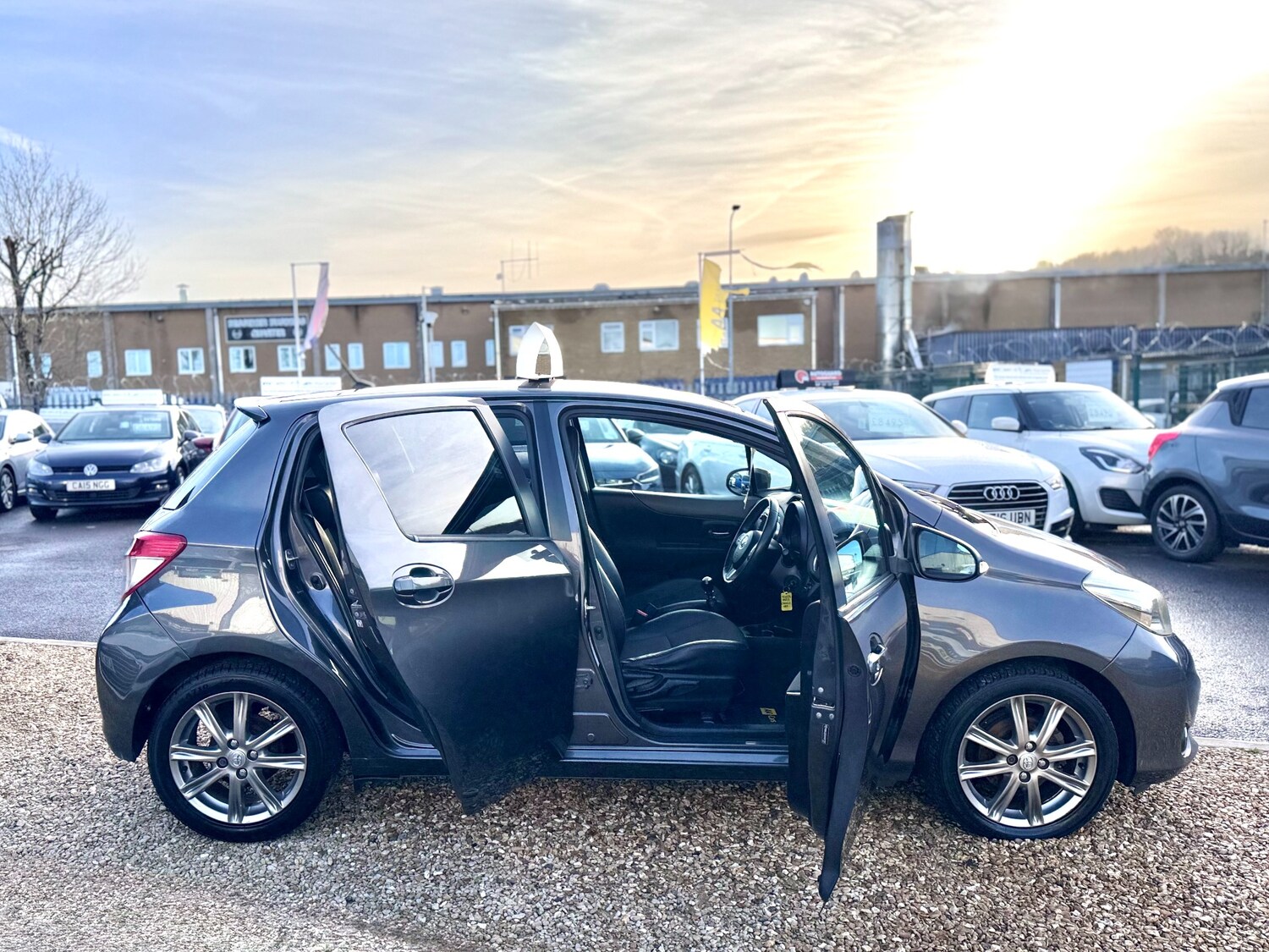 Used Toyota Yaris 2012 for sale - 77461264: Photo 45