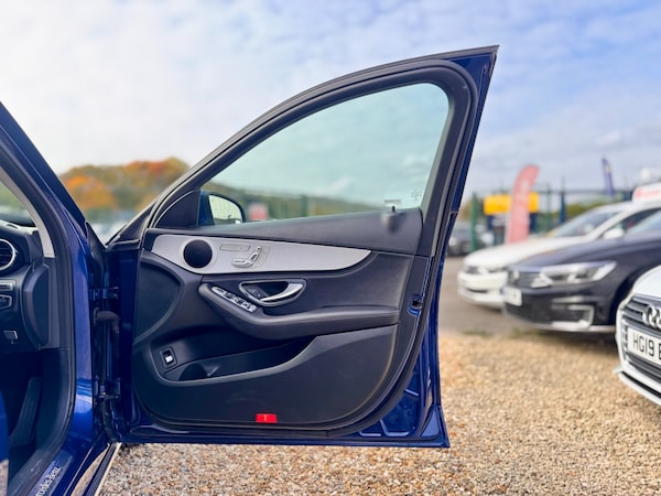 Used Mercedes-Benz C Class 2015 for sale - 76304598: Photo 27