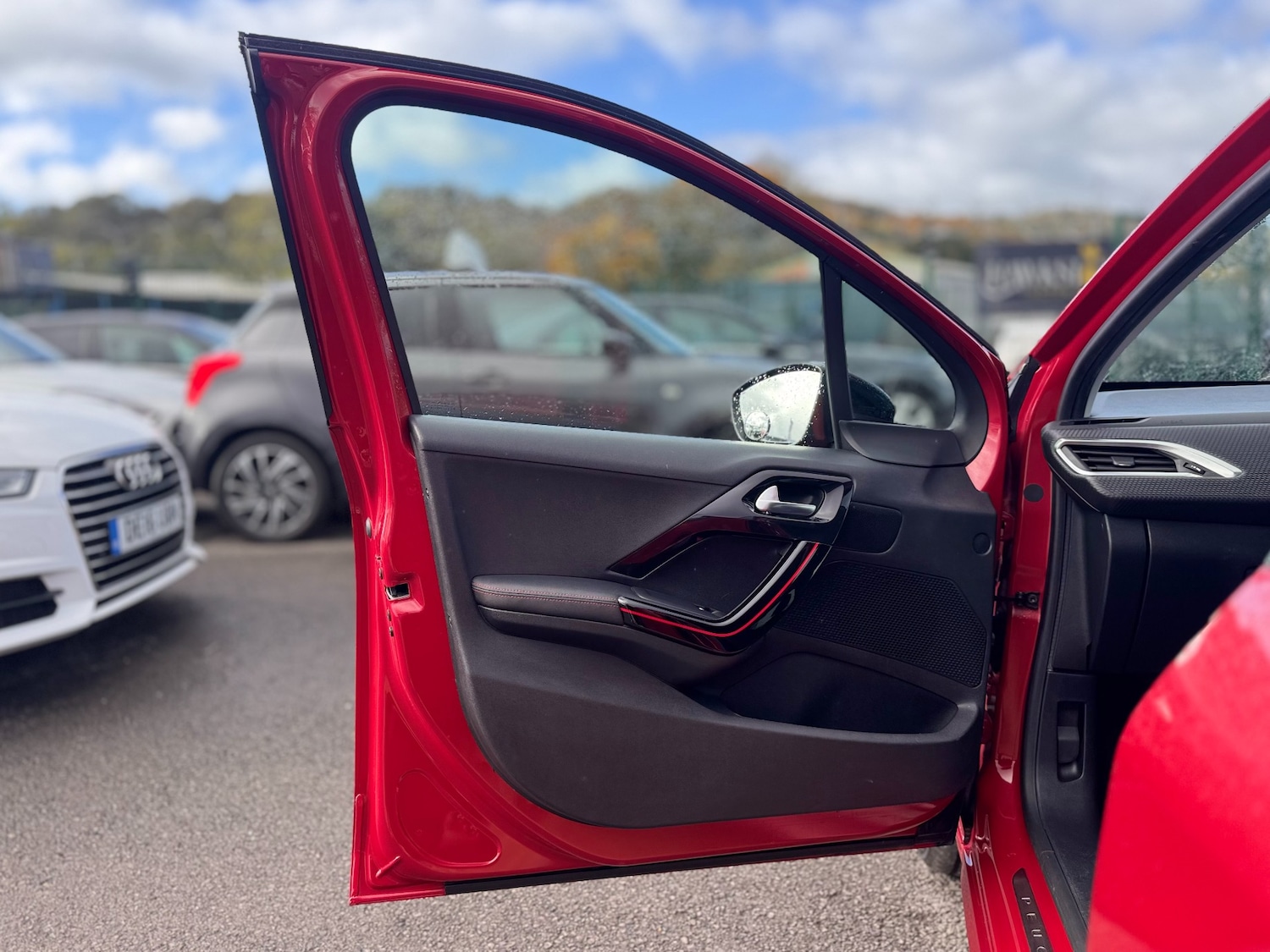 Used Peugeot 208 2015 for sale - 77802888: Photo 43