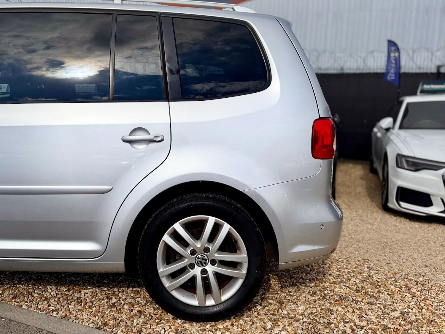 Used Volkswagen Touran 2011 for sale - 76450615: Photo 24