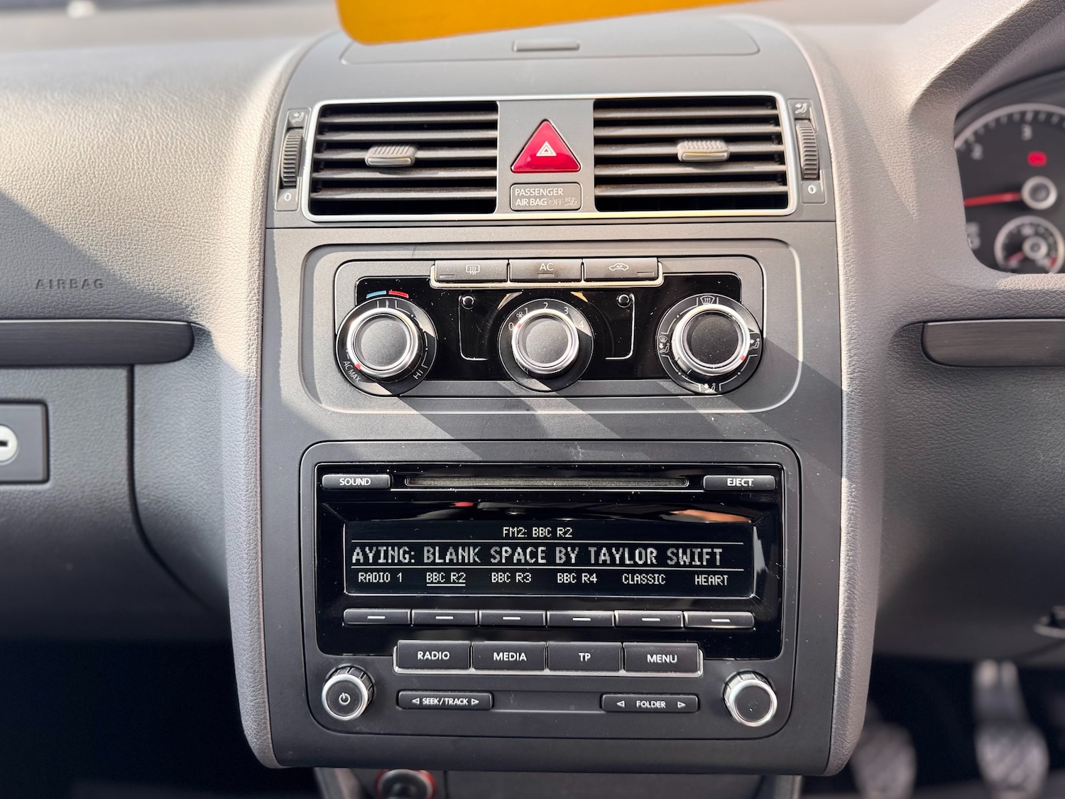 Used Volkswagen Touran 2011 for sale - 76450615: Photo 34