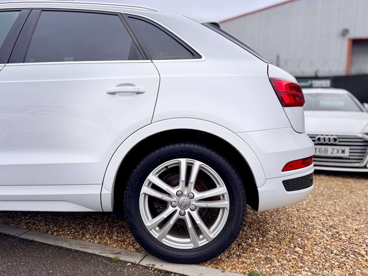 Used Audi Q3 2015 for sale - 76957464: Photo 25