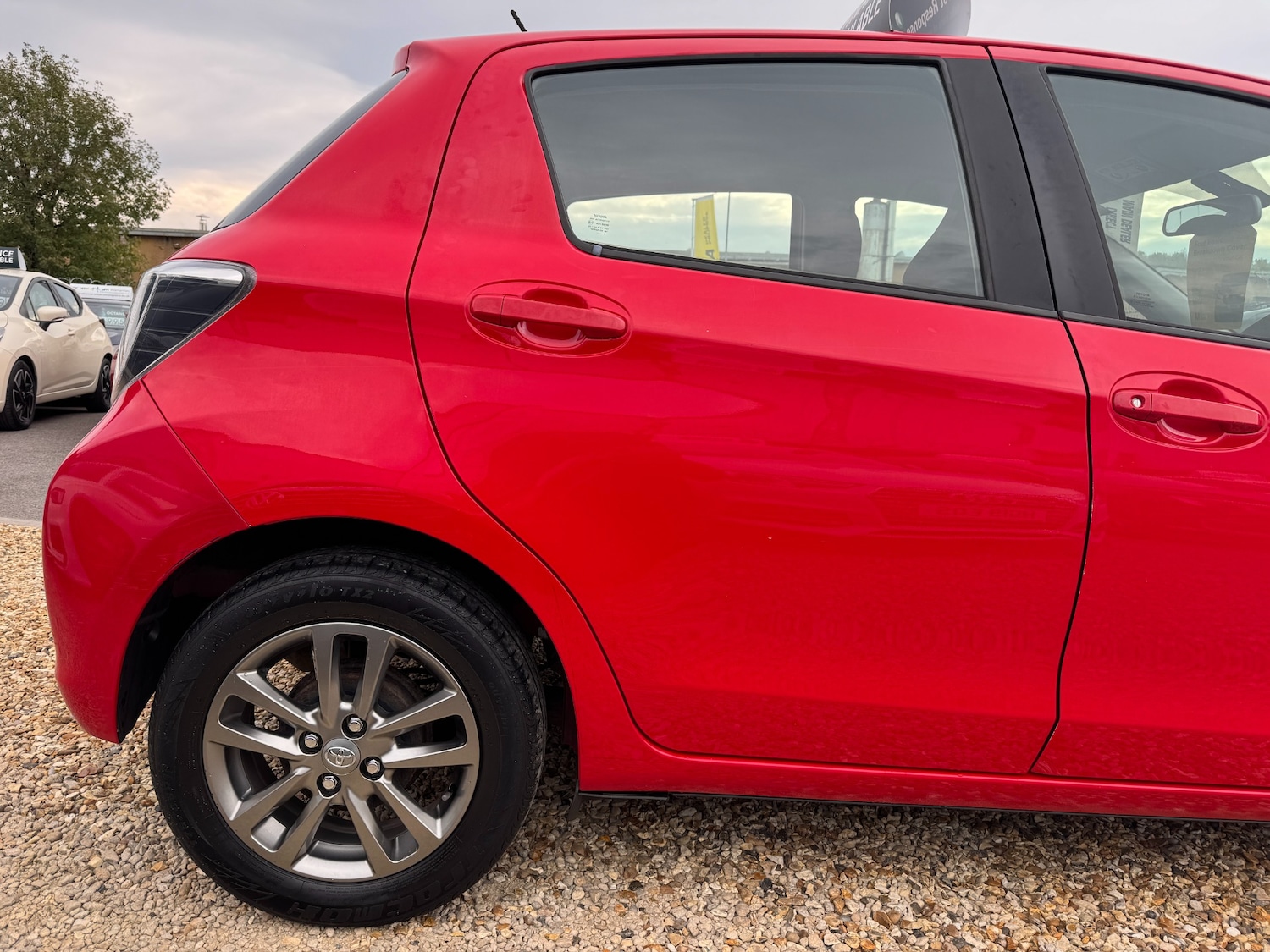 Used Toyota Yaris 2014 for sale - 76507335: Photo 20