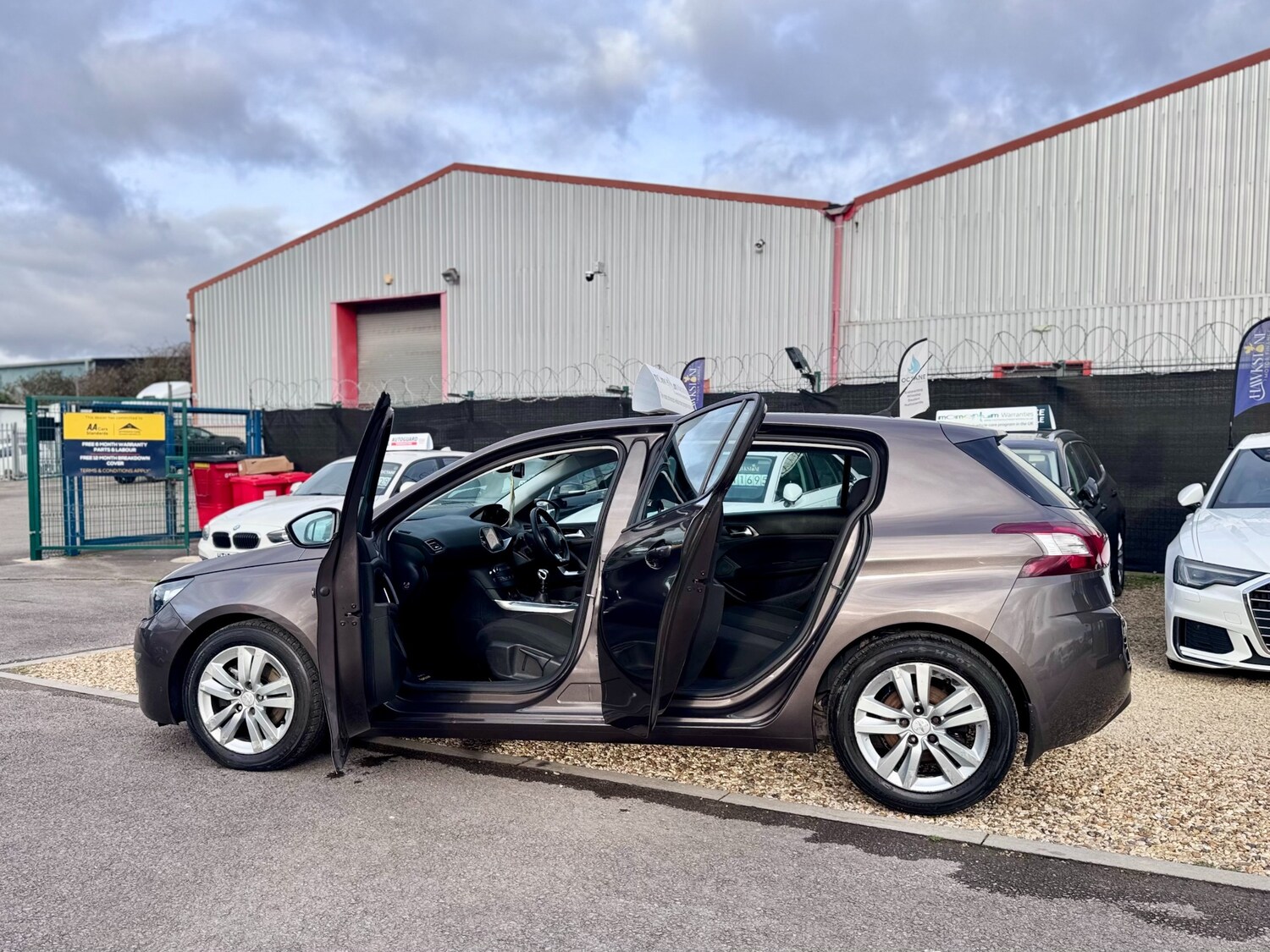 Used Peugeot 308 2014 for sale - 78107735: Photo 44