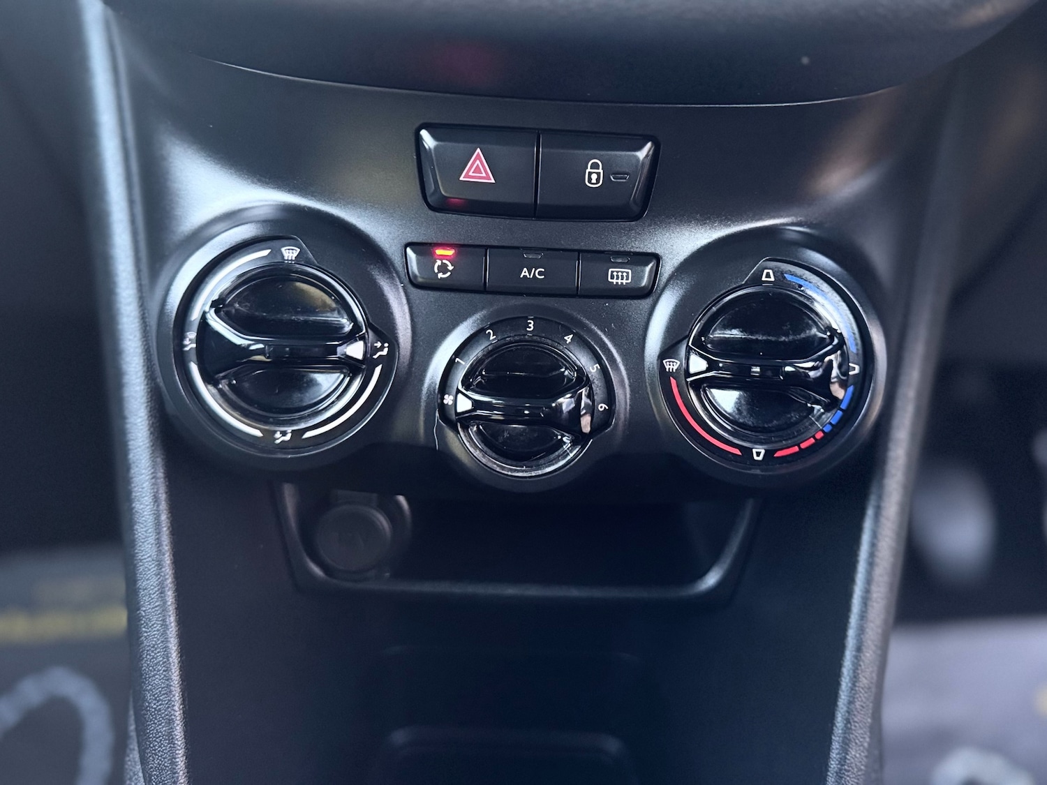 Used Peugeot 208 2013 for sale - 76945864: Photo 35