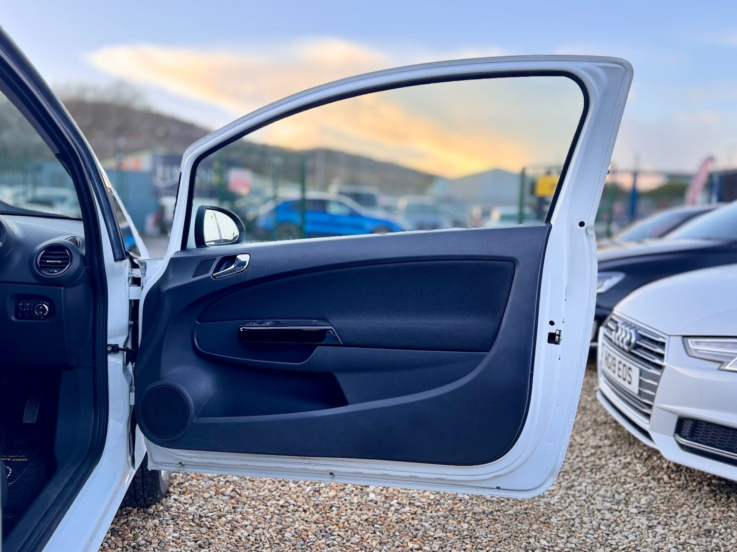 Used Vauxhall Corsa 2013 for sale - 76945657: Photo 25