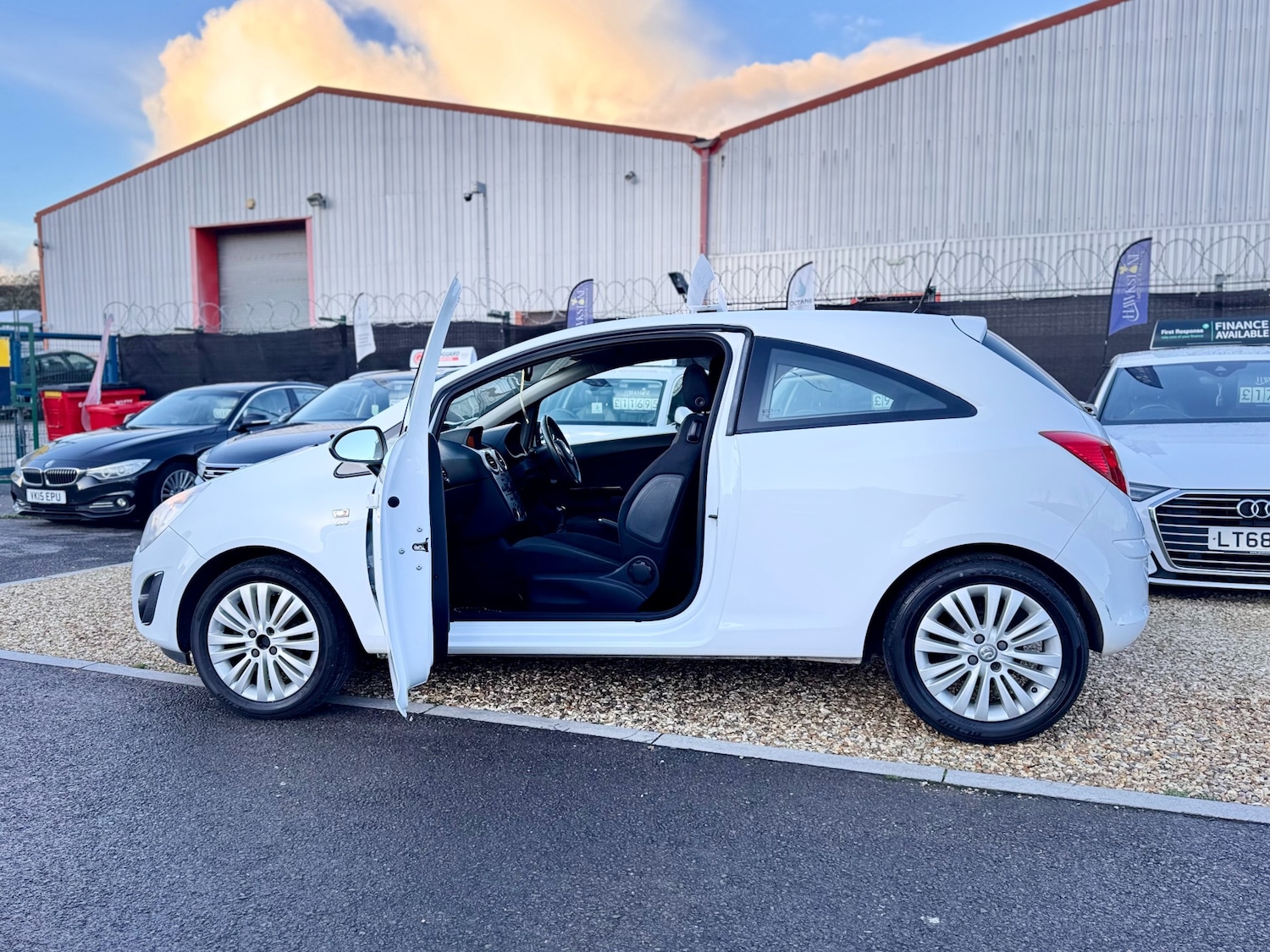 Used Vauxhall Corsa 2013 for sale - 76945657: Photo 41