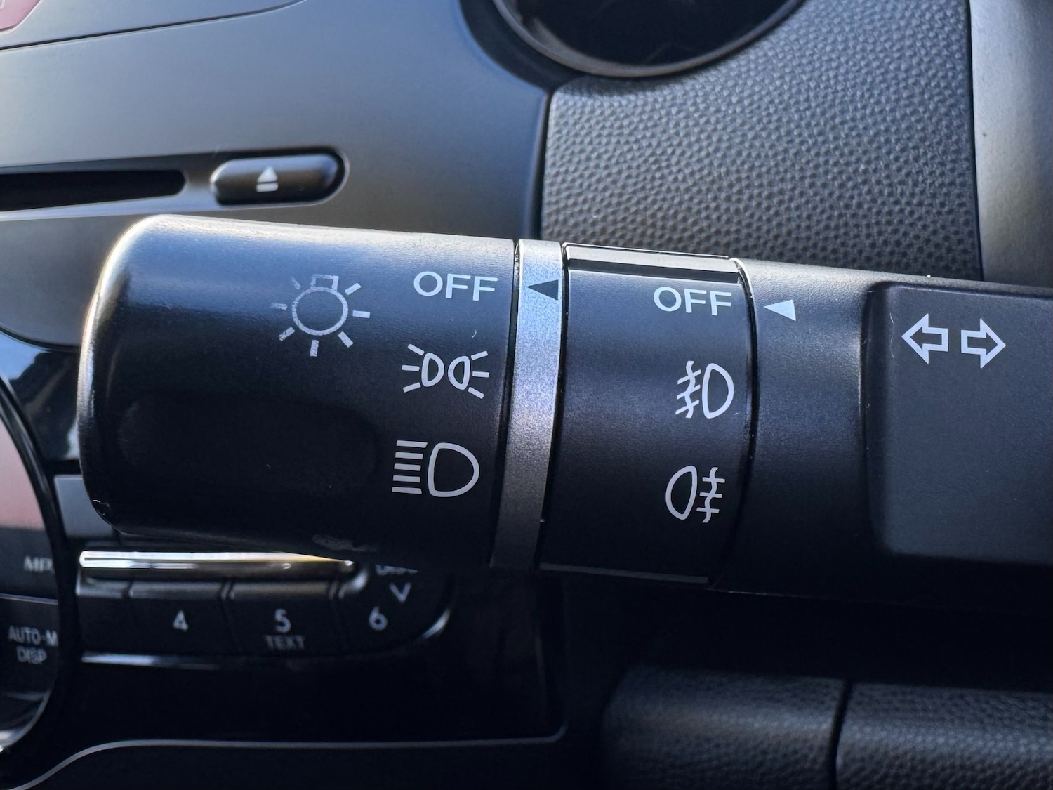 Used Mazda Mazda2 2011 for sale - 77461259: Photo 32