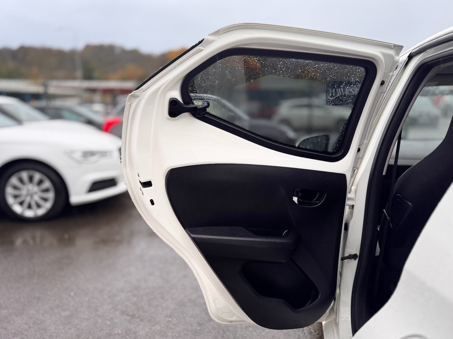 Used Toyota AYGO 2017 for sale - 76536236: Photo 39