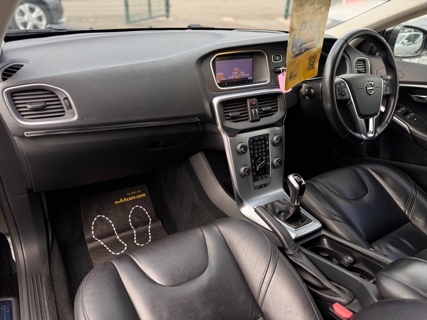 Used Volvo V40 2018 for sale - 76763232: Photo 19