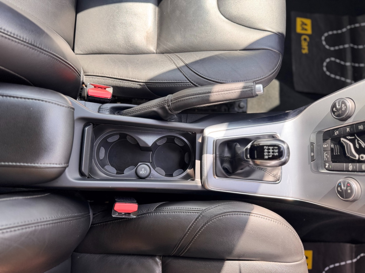 Used Volvo V40 2018 for sale - 76763232: Photo 35