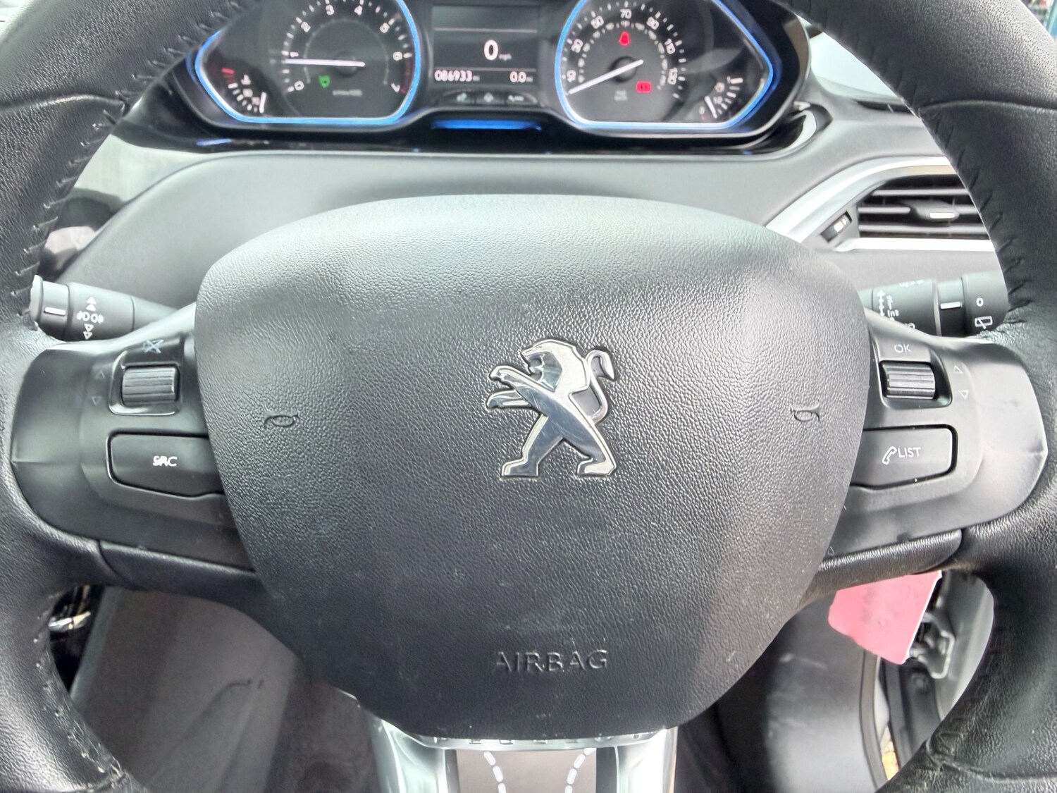 Used Peugeot 208 2013 for sale - 77688840: Photo 28