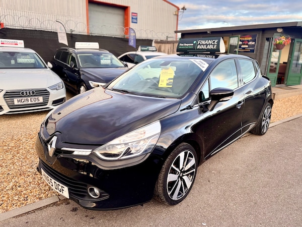 Used Renault Clio 2015 for sale - 76302484: Photo 17