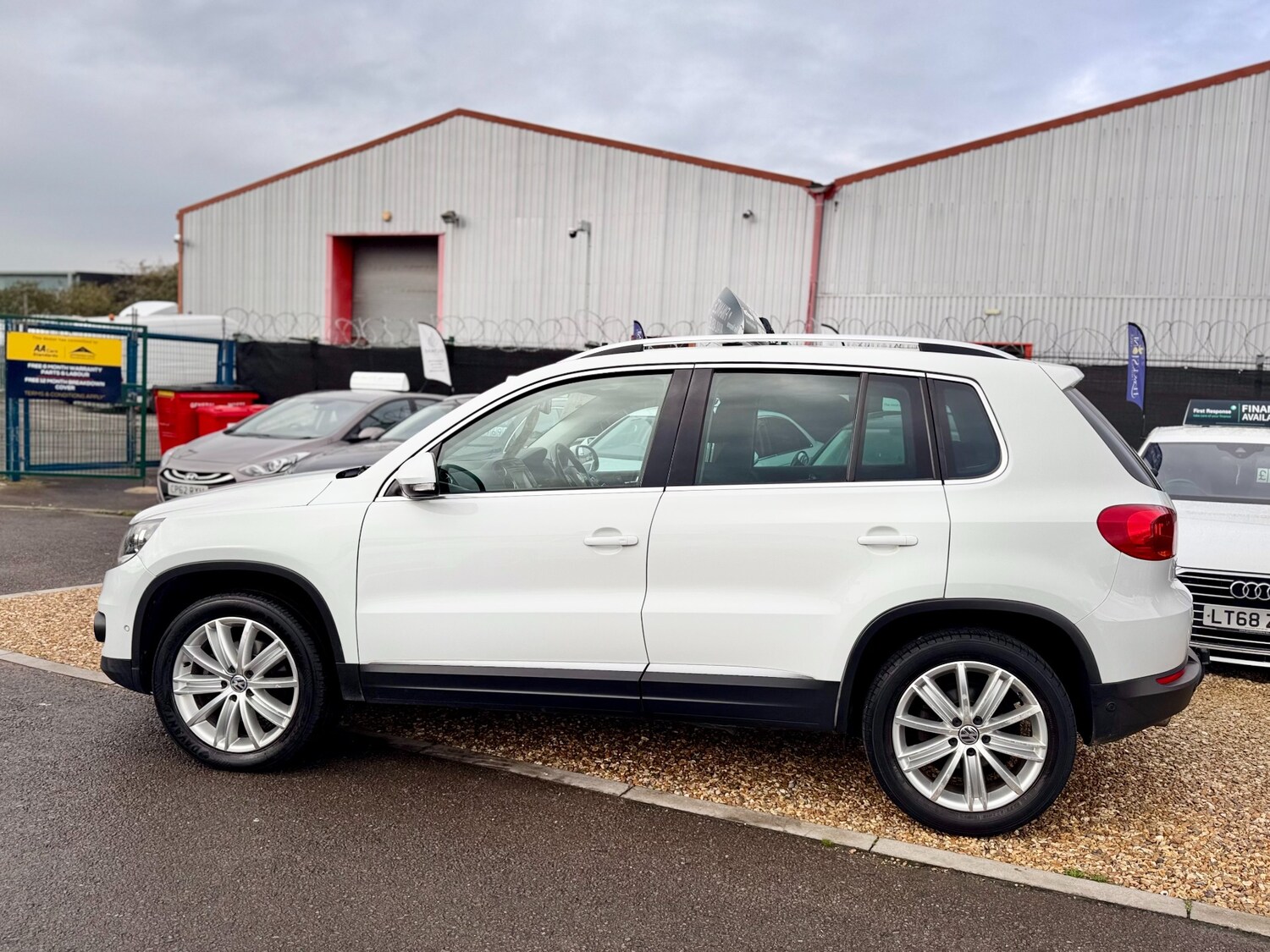 Used Volkswagen Tiguan 2016 for sale - 76542339: Photo 16