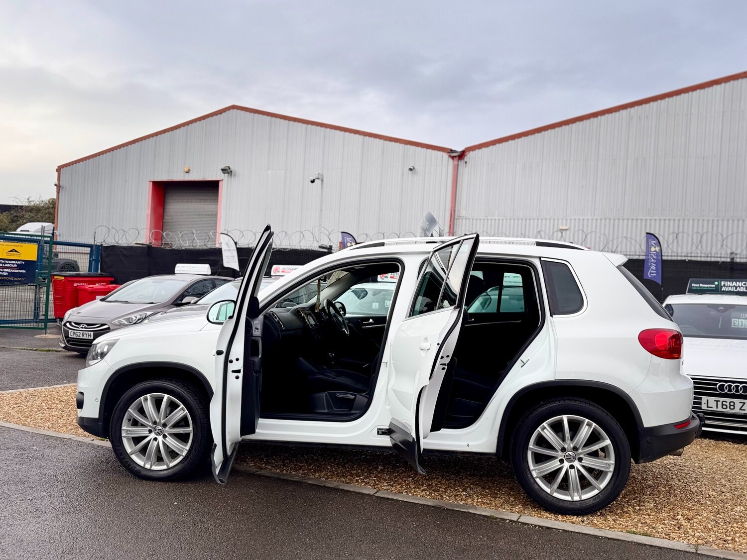 Used Volkswagen Tiguan 2016 for sale - 76542339: Photo 44