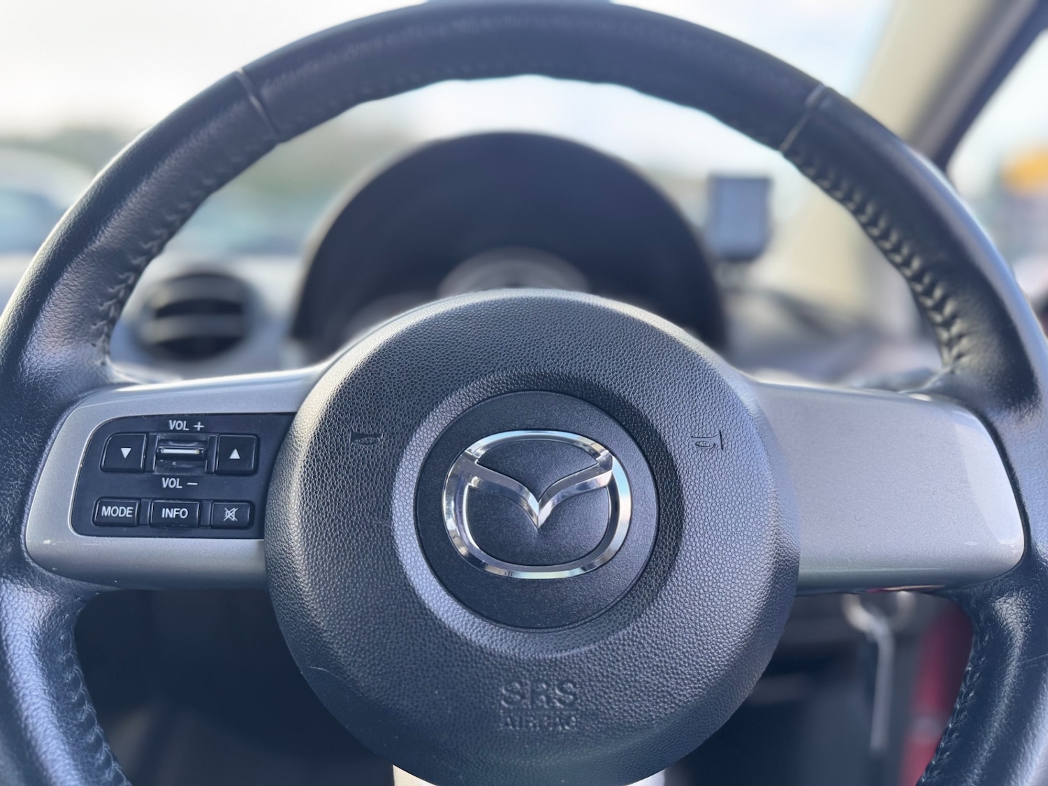 Used Mazda Mazda2 2011 for sale - 77062151: Photo 30