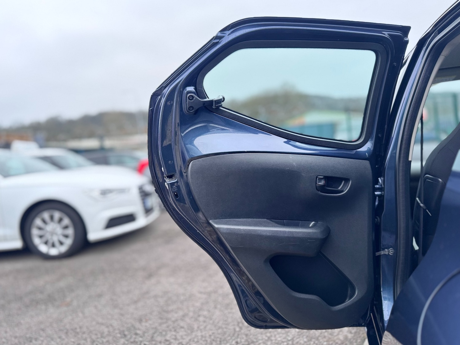 Used Toyota AYGO 2015 for sale - 77051701: Photo 38