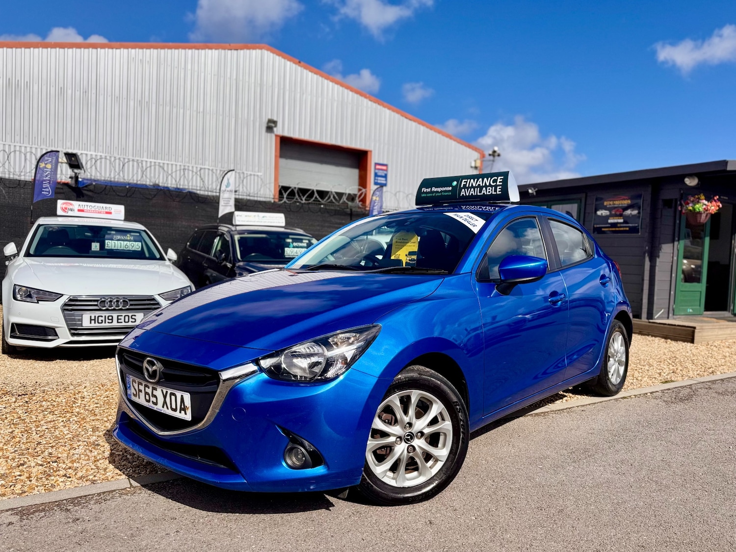 Used Mazda Mazda2 2015 for sale - 76157504: Photo 3