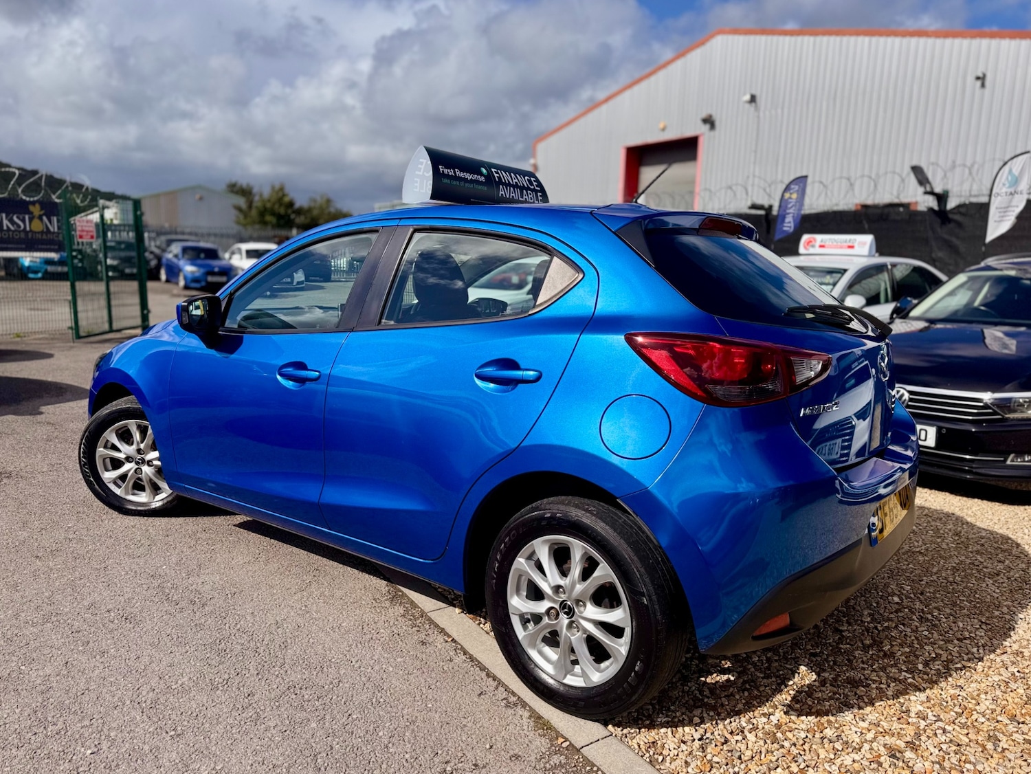 Used Mazda Mazda2 2015 for sale - 76157504: Photo 6