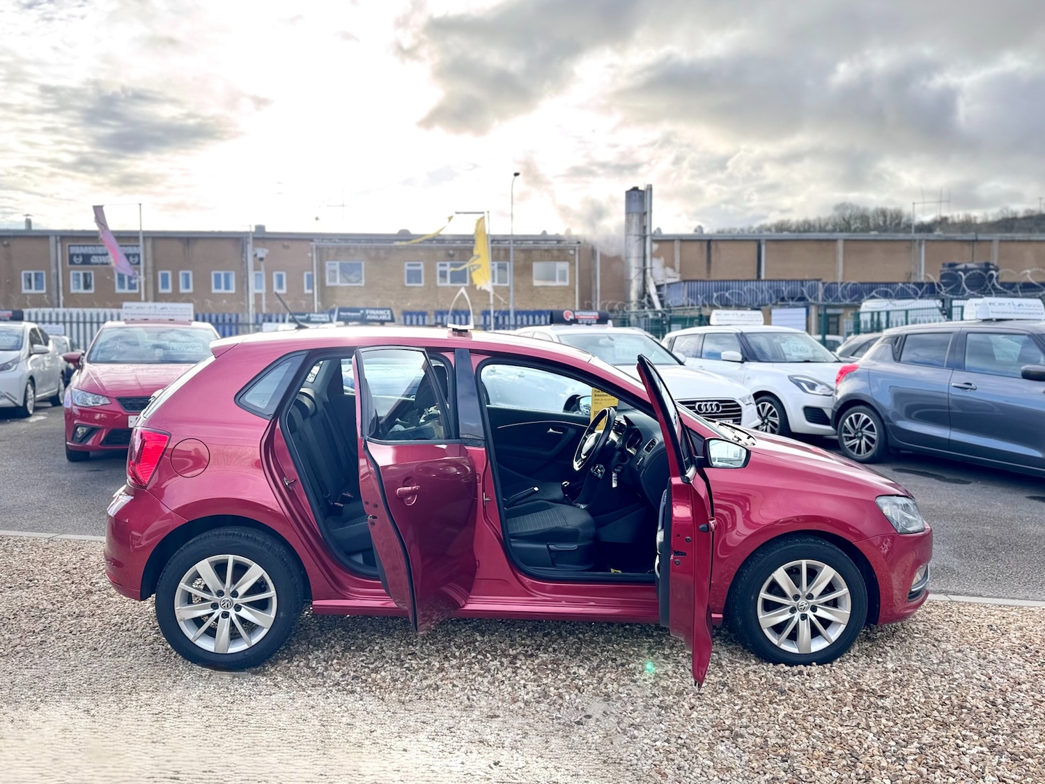 Used Volkswagen Polo 2015 for sale - 77168409: Photo 33