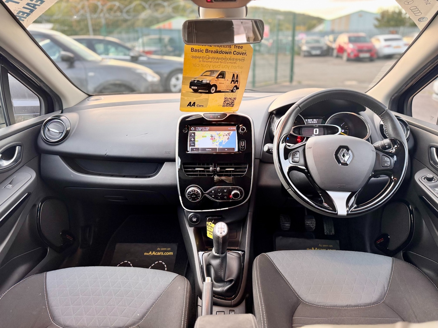 Used Renault Clio 2015 for sale - 76450612: Photo 10