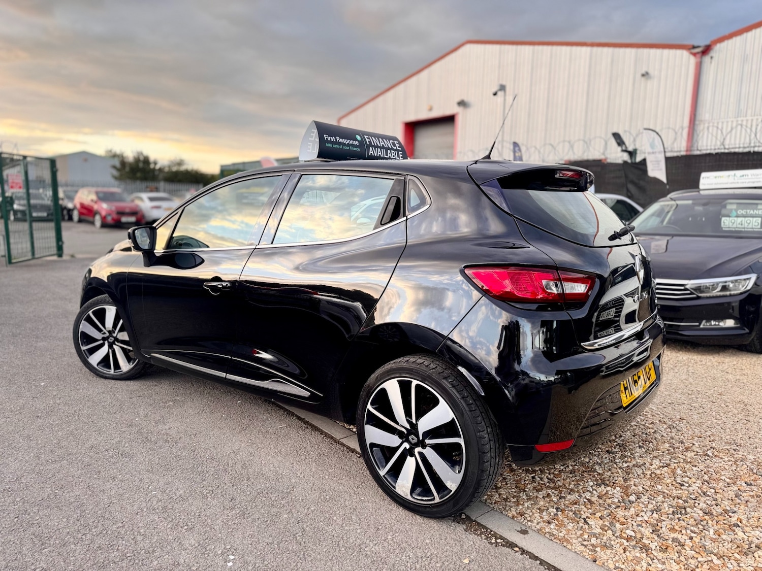 Used Renault Clio 2015 for sale - 76450612: Photo 6