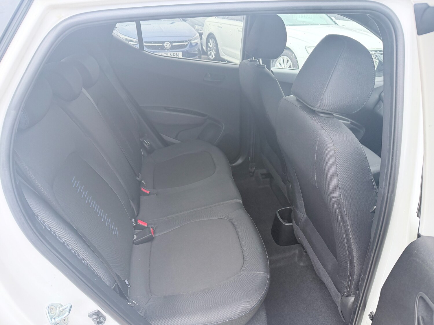 Used Hyundai i10 2018 for sale - 78108030: Photo 9