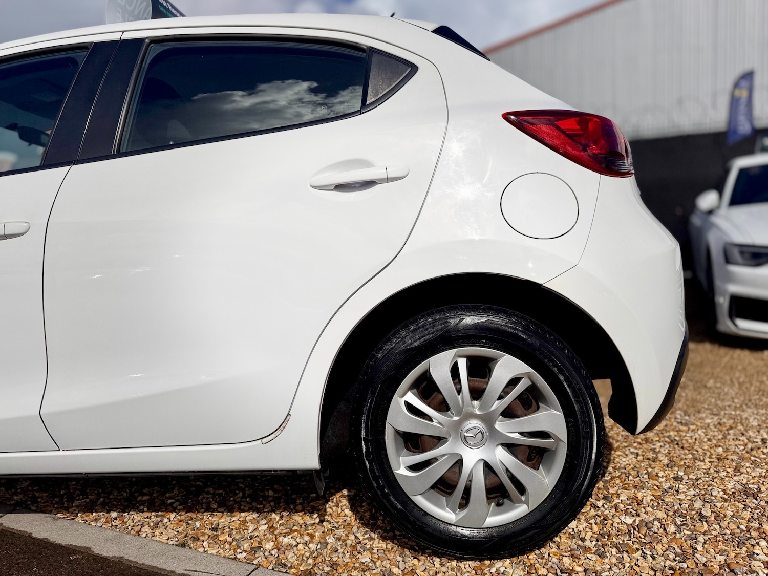 Used Mazda Mazda2 2015 for sale - 77019188: Photo 23