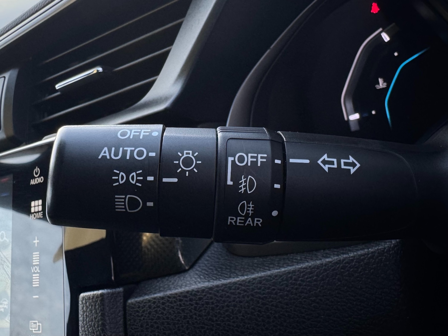 Used Honda Civic 2018 for sale - 77051804: Photo 32