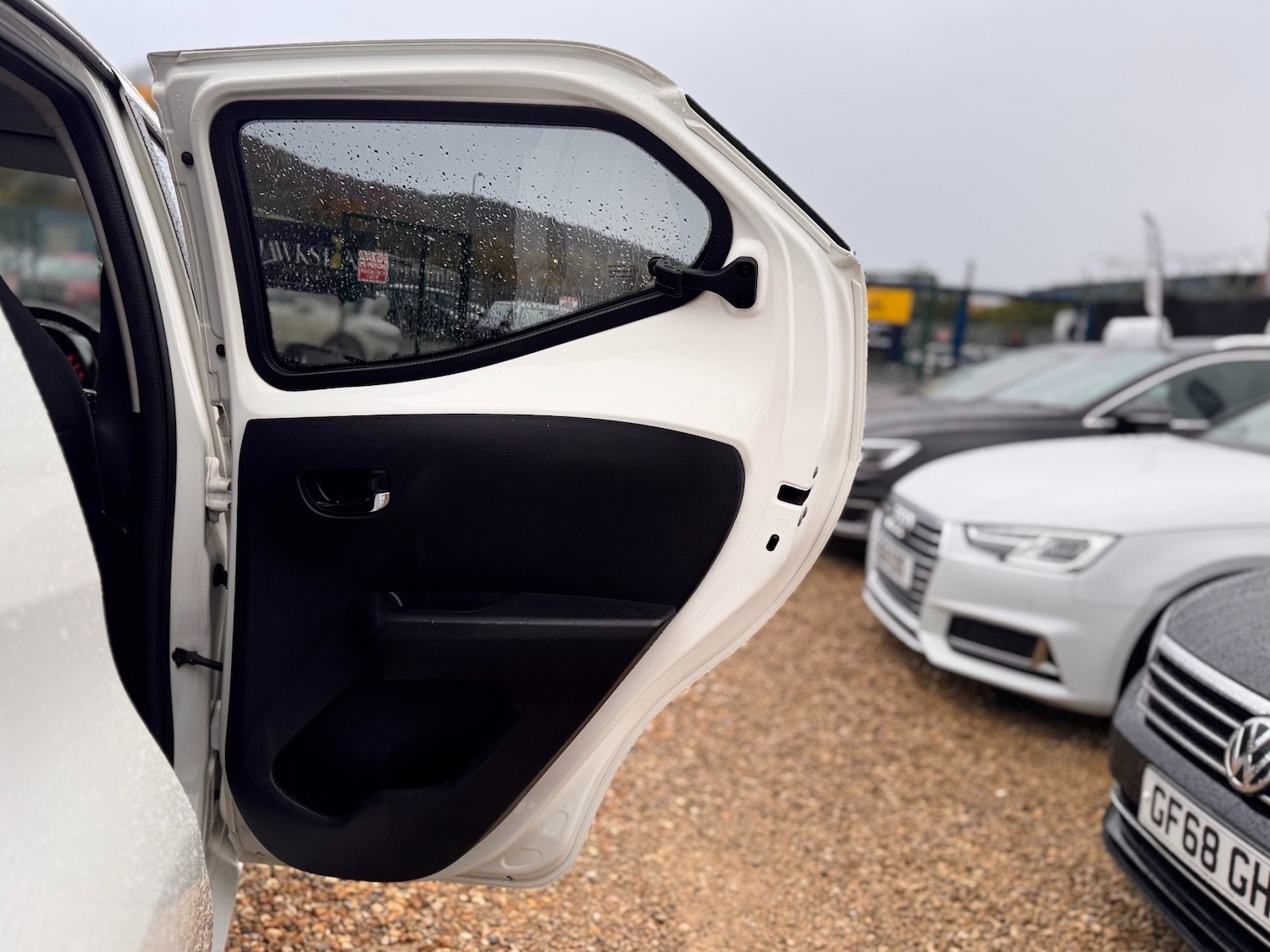 Used Toyota AYGO 2017 for sale - 76599561: Photo 37