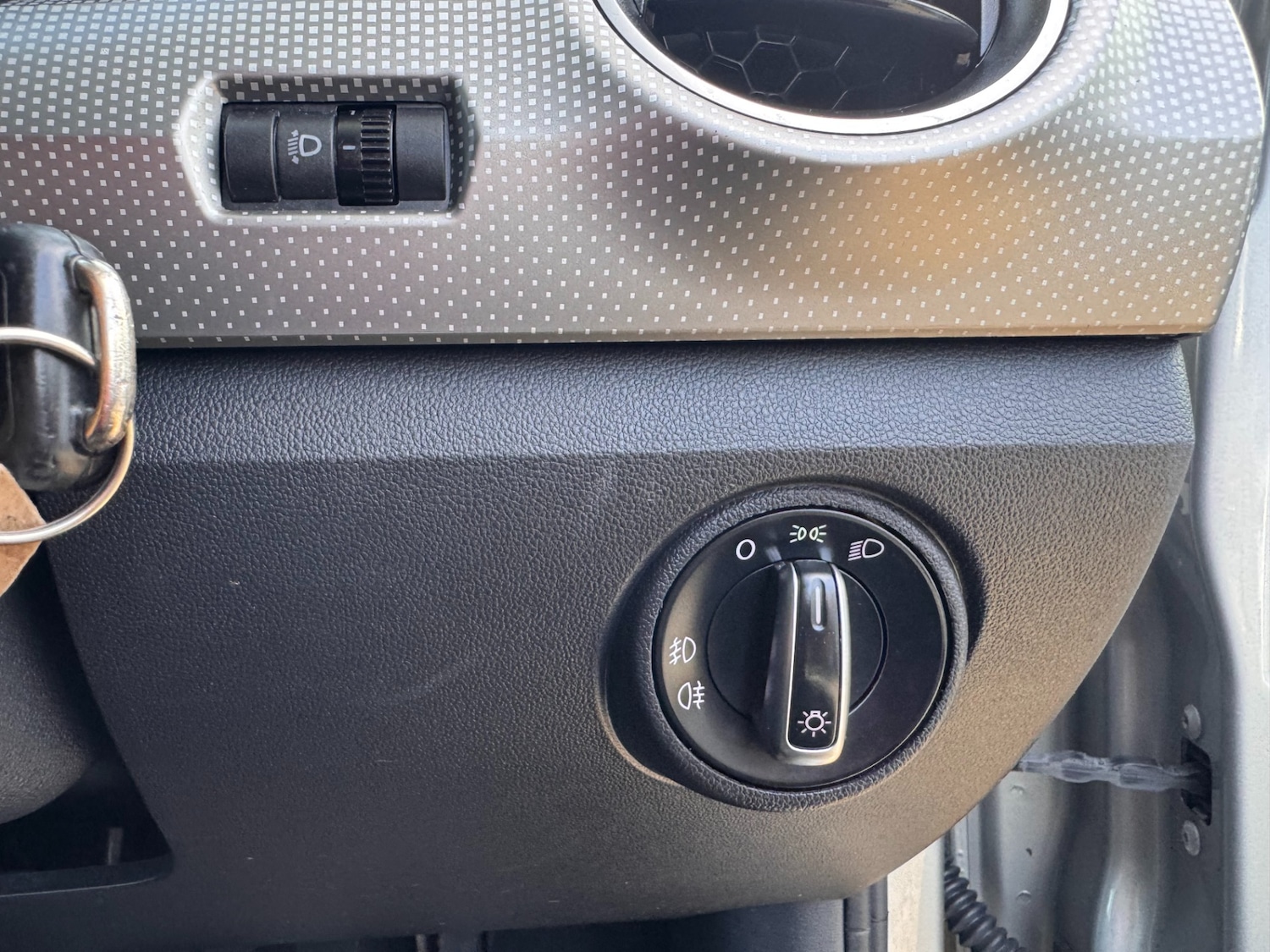 Used Volkswagen up! 2017 for sale - 76947145: Photo 27