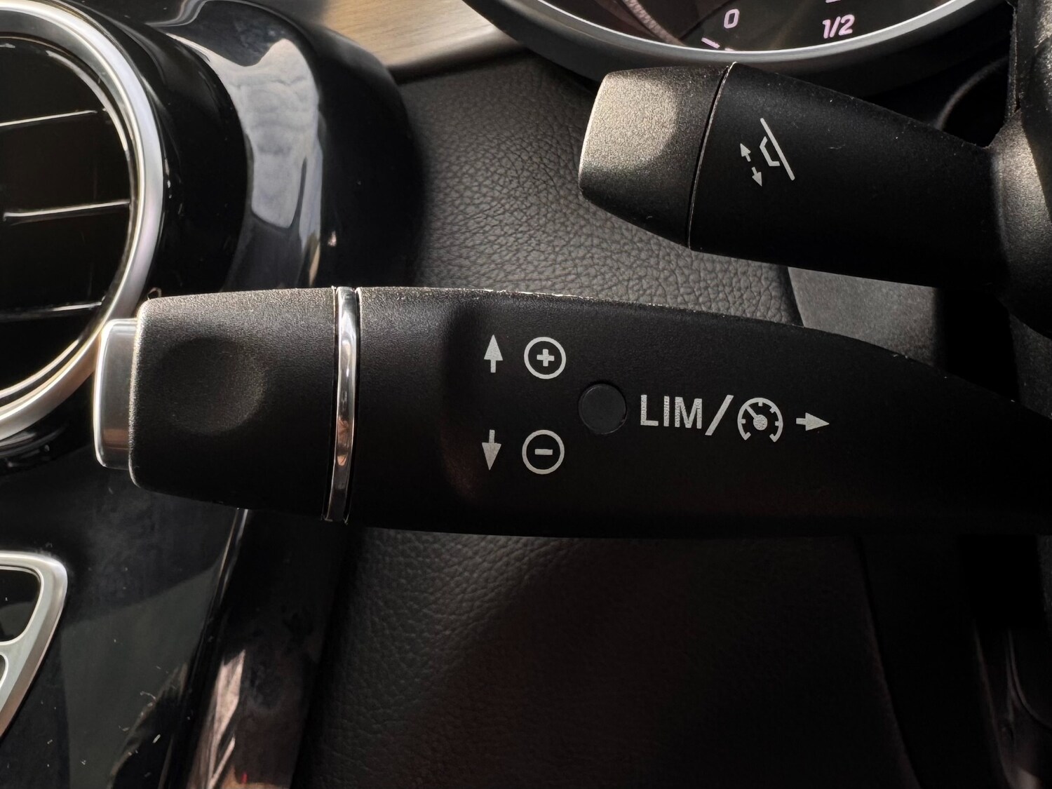 Used Mercedes-Benz C Class 2015 for sale - 77545076: Photo 36