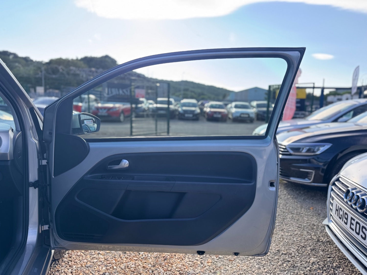 Used Volkswagen up! 2017 for sale - 76157466: Photo 25