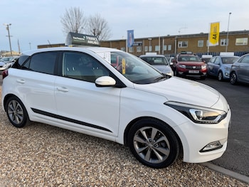 Used Hyundai i20 2016 for sale - 76507330: Photo