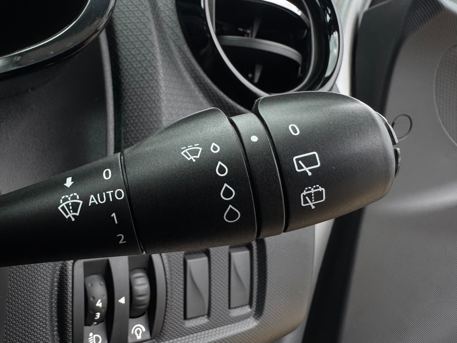 Used Renault Clio 2014 for sale - 78139223: Photo 29