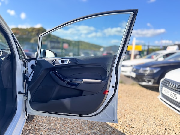 Used Ford Fiesta 2014 for sale - 76319791: Photo 25
