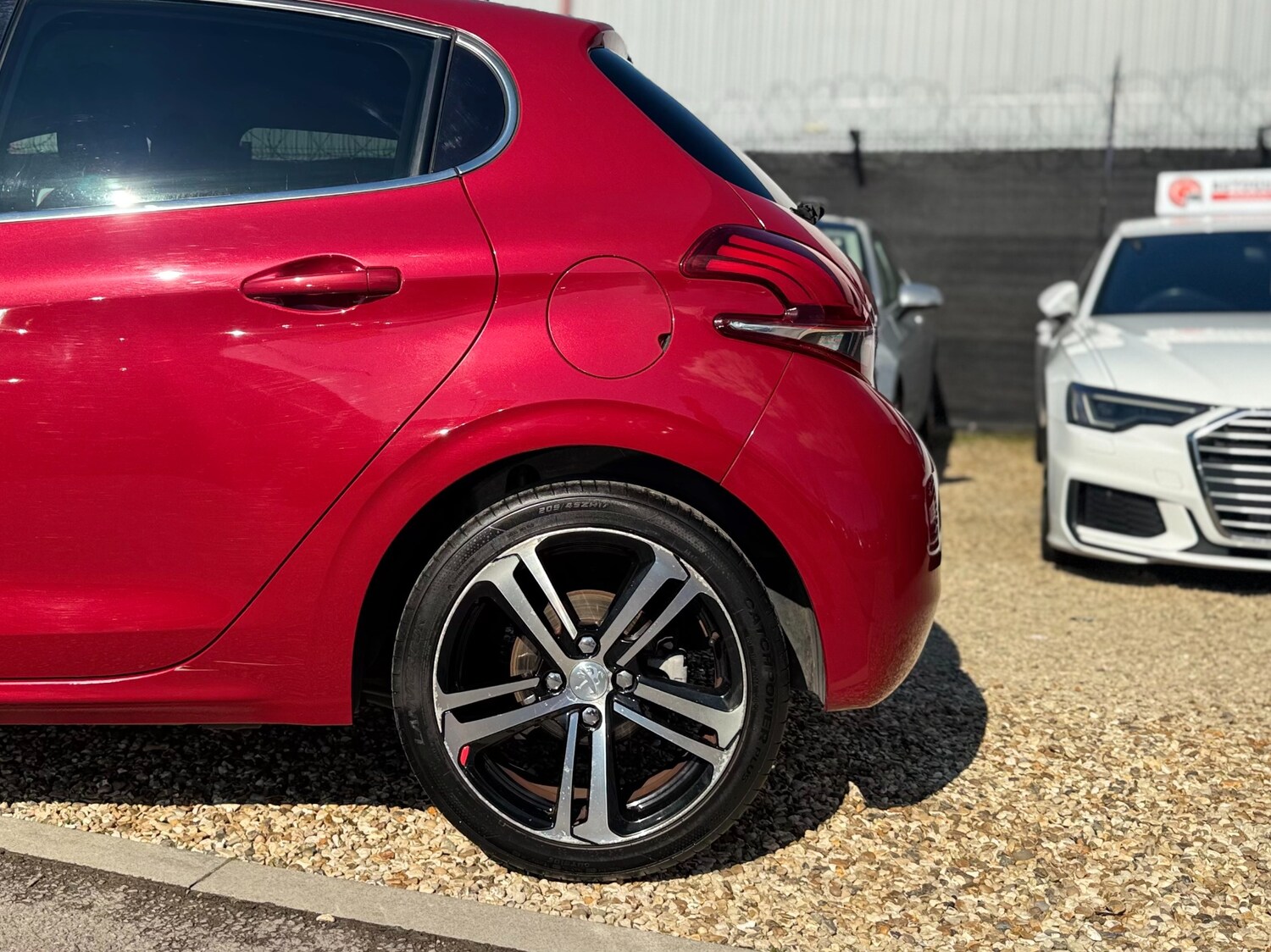 Used Peugeot 208 2018 for sale - 78225392: Photo 23
