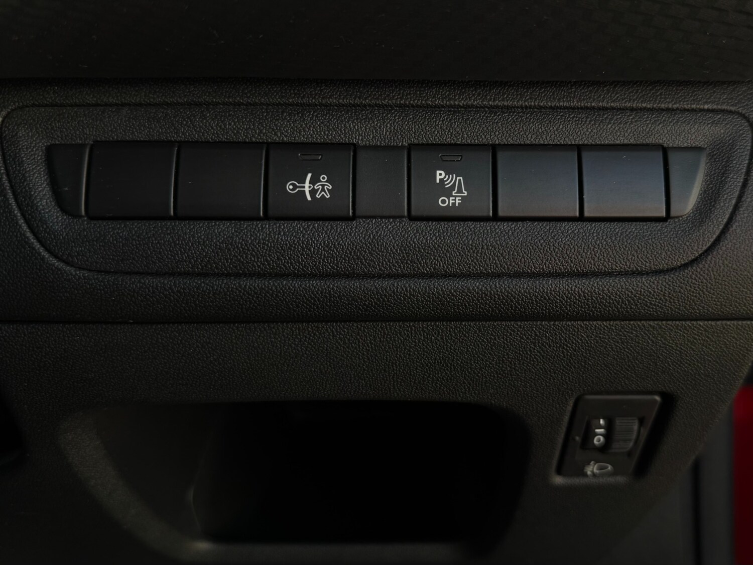 Used Peugeot 208 2018 for sale - 78225392: Photo 27