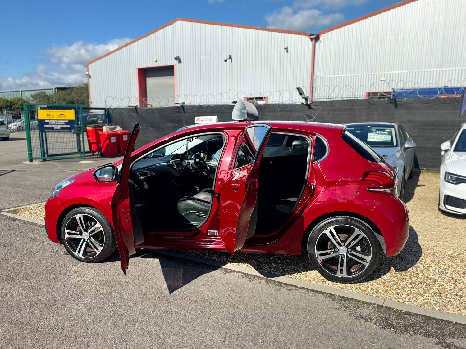 Used Peugeot 208 2018 for sale - 78225392: Photo 44