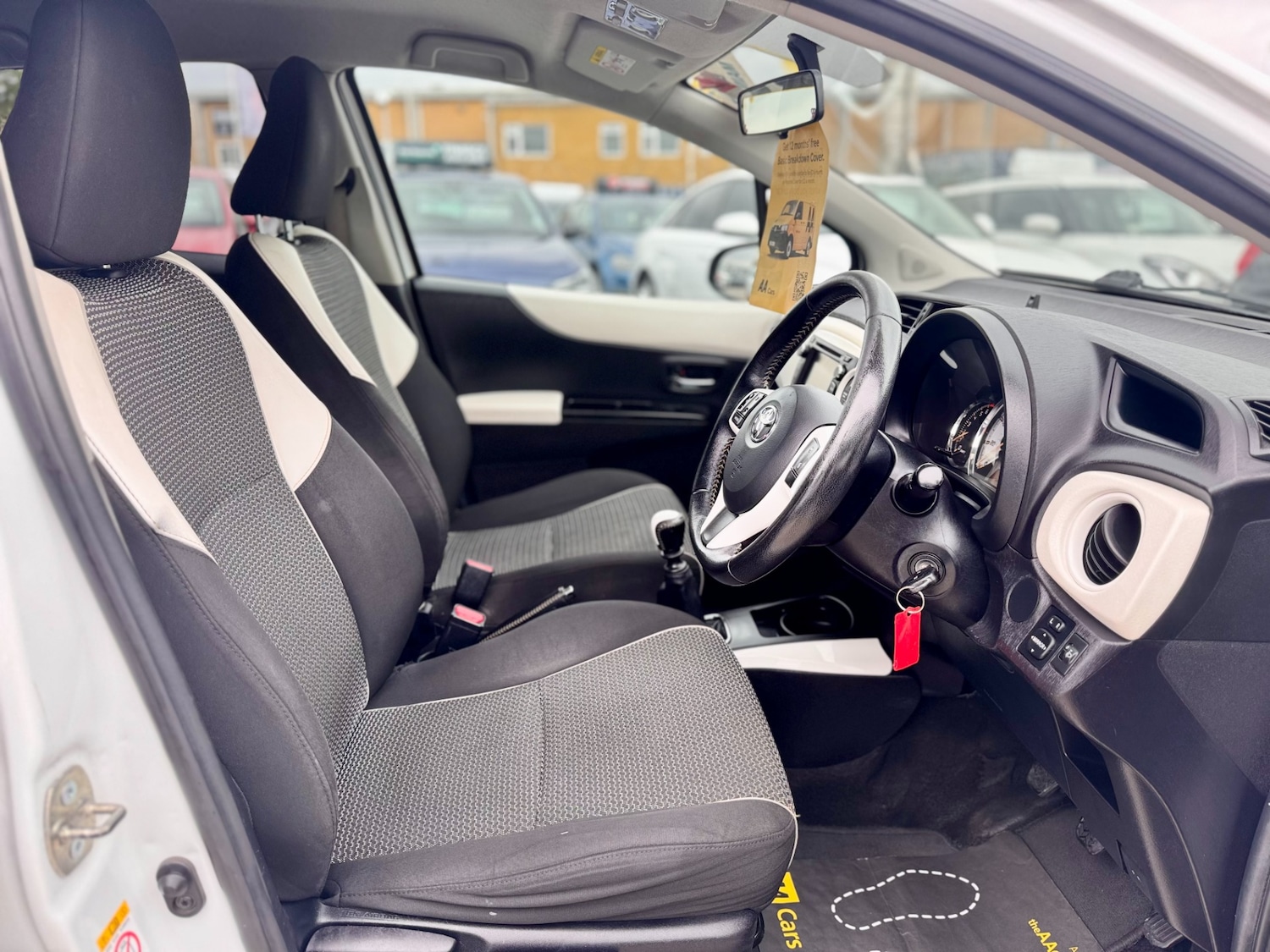 Used Toyota Yaris 2013 for sale - 77324406: Photo 9