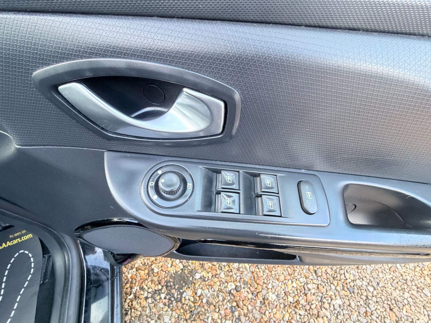 Used Renault Clio 2015 for sale - 78144549: Photo 24