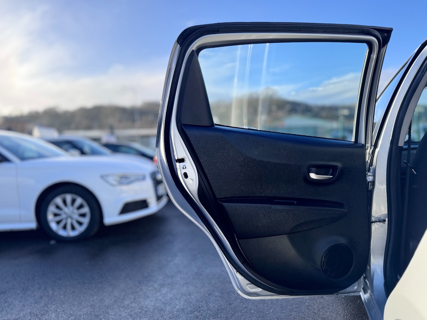 Used Toyota Yaris 2014 for sale - 77461642: Photo 42