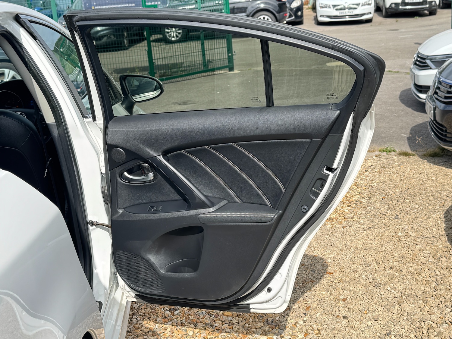 Used Toyota Avensis 2015 for sale - 77051792: Photo 24