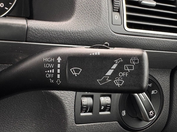 Used Volkswagen Touran 2015 for sale - 76236456: Photo 32